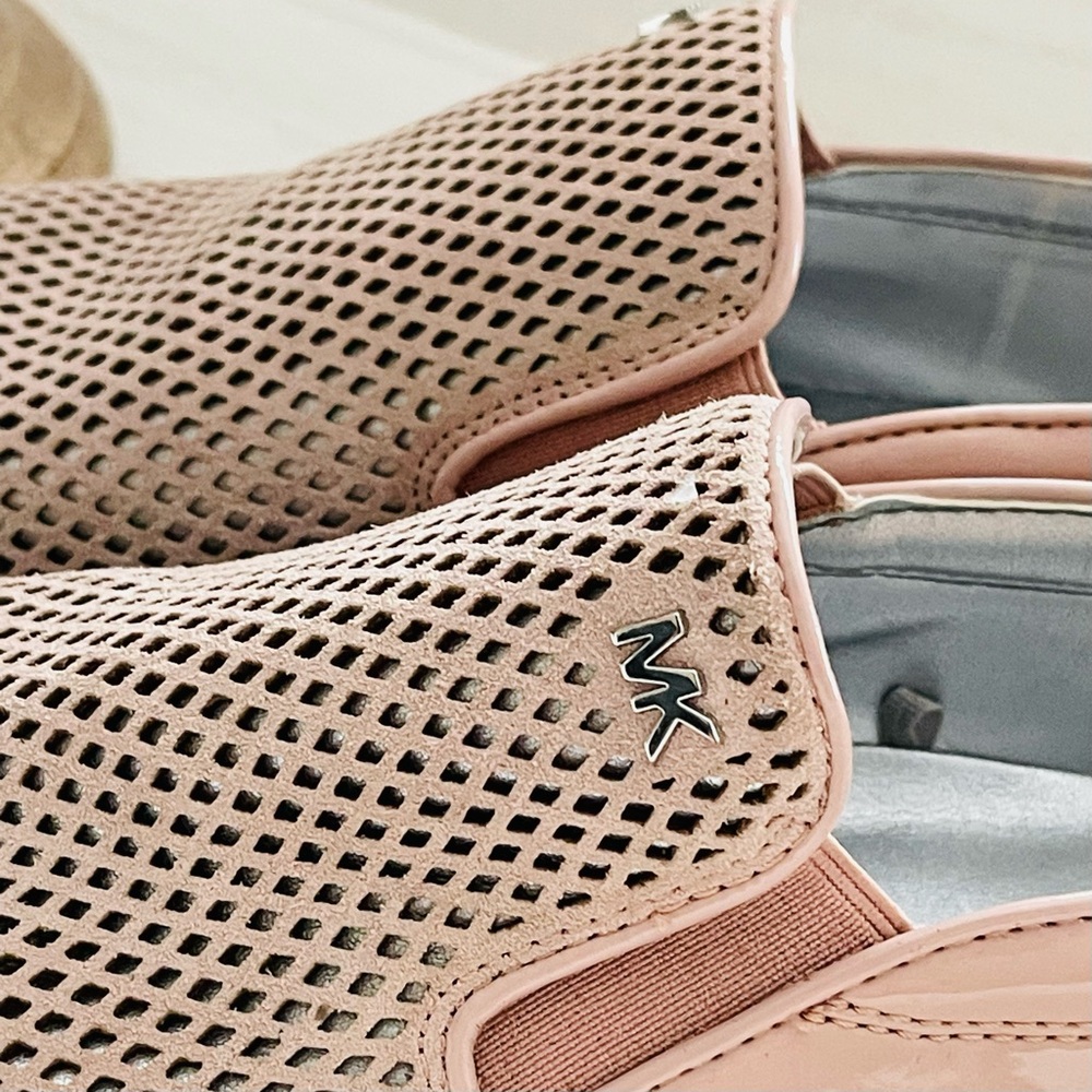 MICHAEL KORS Leather Slip On Perforated Slip On Shell Pink Silver Shoes Size 8 - Picture 10 of 16